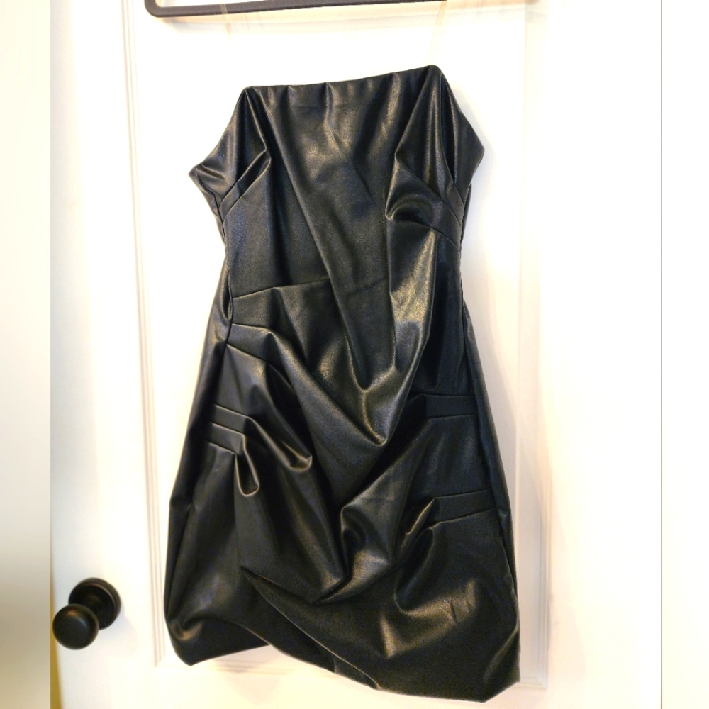 Strapless faux leather mini